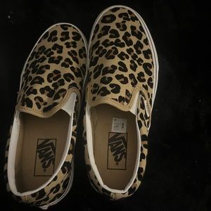 size 7 women’s cheetah print vans